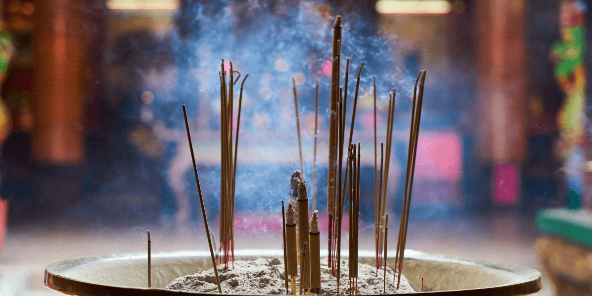 Enhance Your Environment Naturally: Discover the Advantages of Organic Incense for Aromatic Living